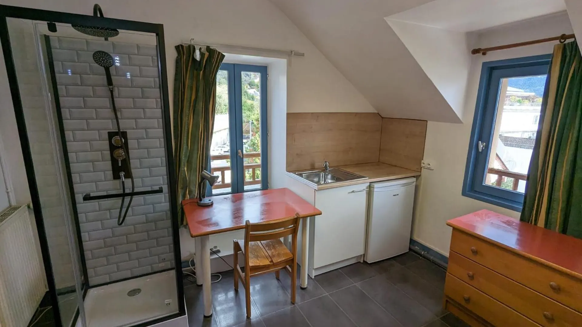 Studio Chambery Centre With Shared Toilets Γαλλία
